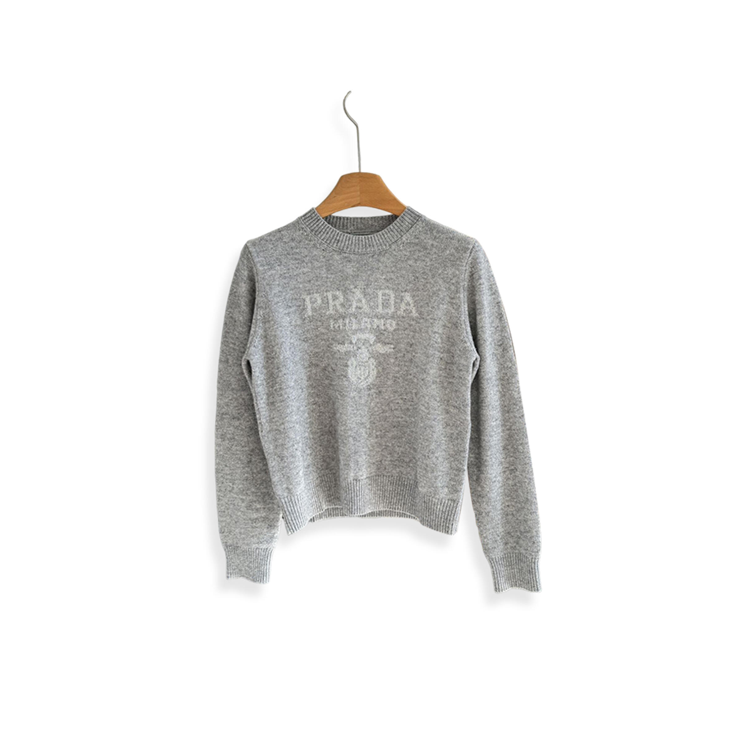 Pra*a letter embroidered knitwear